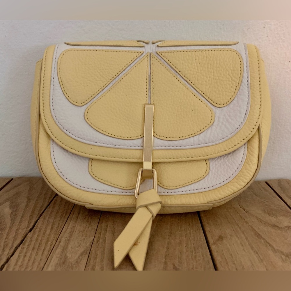 Designs By Vera Bradley Yellow & White Leather Flower Or Lemon Crossbody Purse